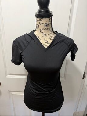 Women's Black V-Neck Short Sleeve Active Tee